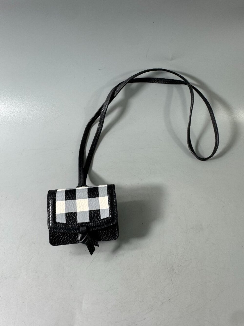 NWOT kate spade new york Knott Gingham Airpods Pro Case